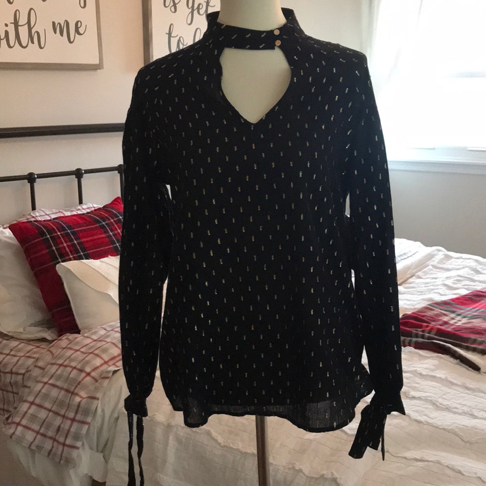 keyhole blouse. Perfect holiday shirt!!